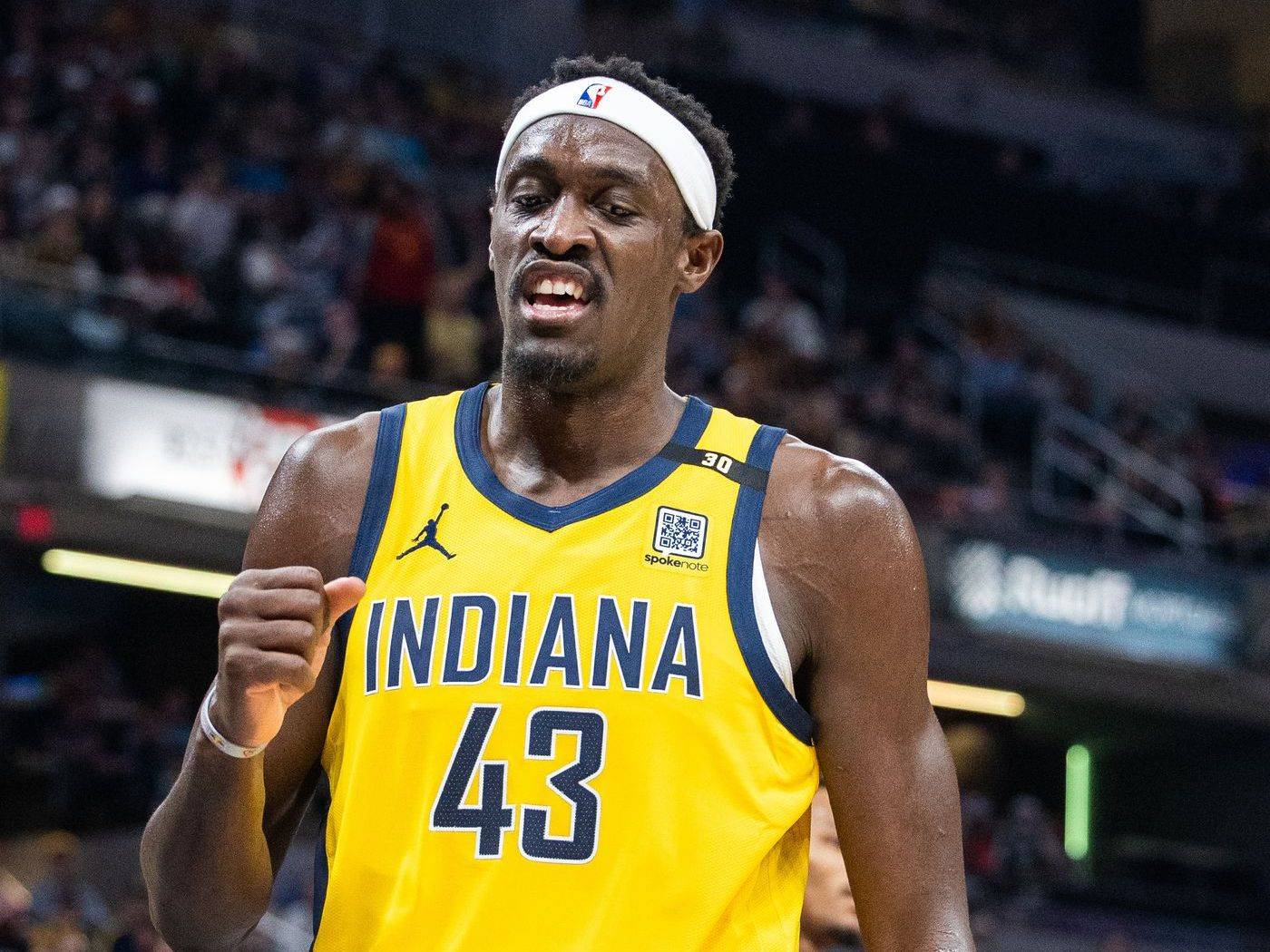 大比分获胜首场状态出色,中国队观众沸腾!,西亚卡姆重返赛场比赛高潮迭起的简单介绍-开云平台