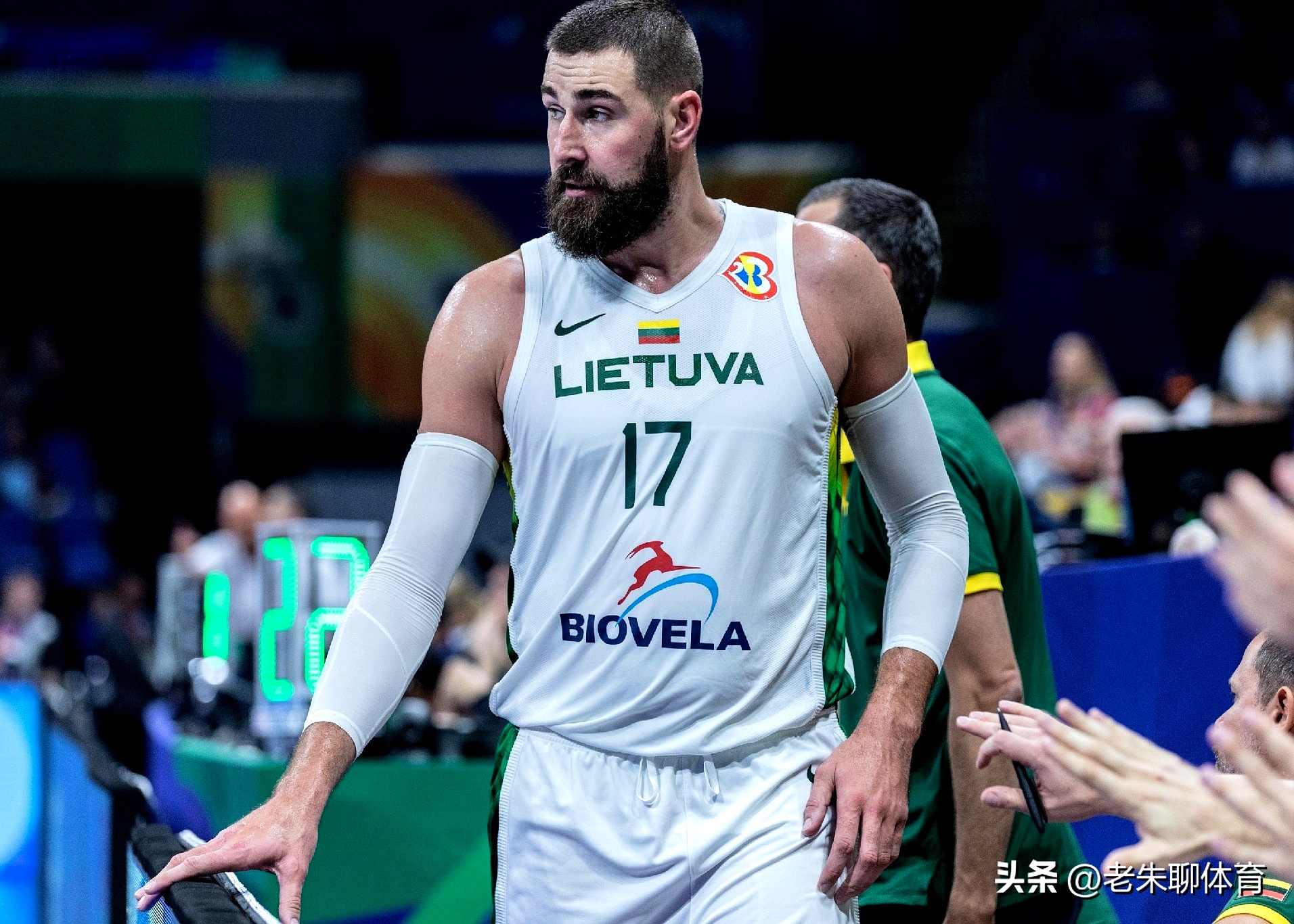 巴塞罗那训练开放日；清晨篮板制胜引欢呼；CBA季后赛在即；心理建设被强调的简单介绍-开云平台